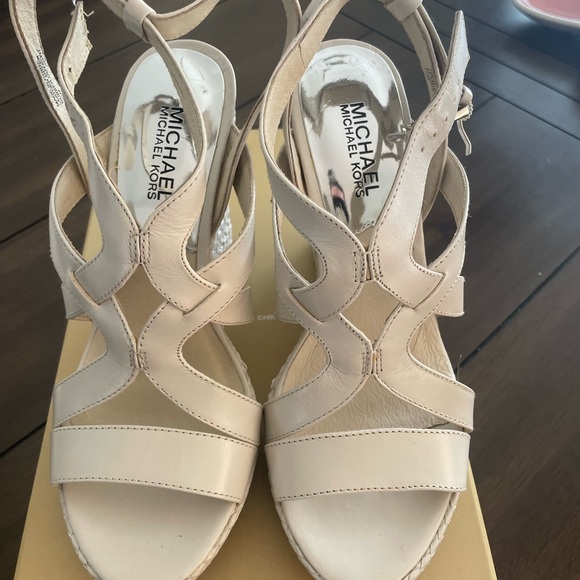 Michael Kors espadrille sandal - Picture 4 of 8